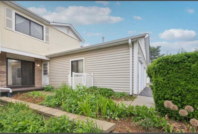 property at 12 N Waterford Dr