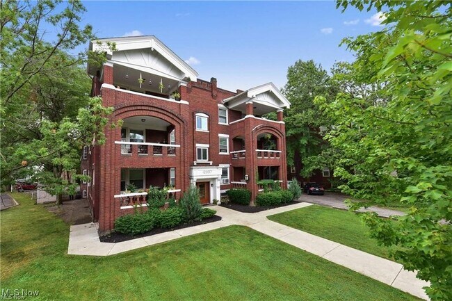 12037 Lake Ave in Lakewood, OH - Building Photo - Building Photo