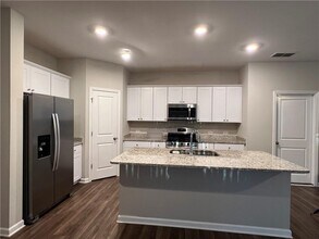 2008 Nuthatch Dr in Hoschton, GA - Building Photo - Building Photo