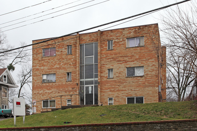 947 Grand Ave in Cincinnati, OH - Foto de edificio - Building Photo