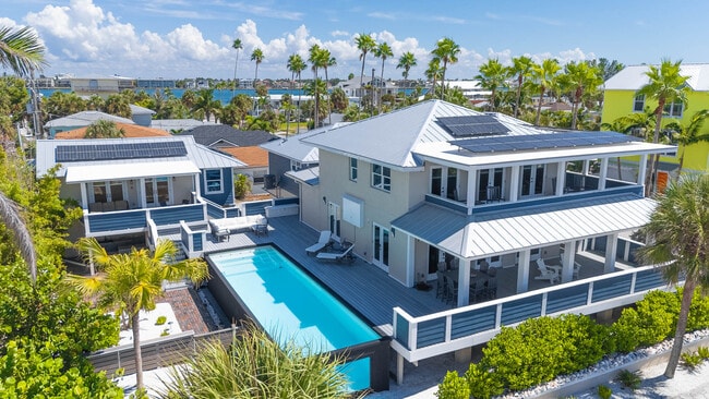 113-112 12th Ave in St Pete Beach, FL - Building Photo - Building Photo