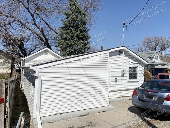 2205 1/2 5th Ave in Council Bluffs, IA - Building Photo - Building Photo
