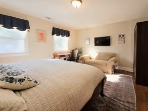 9605 Singleton Dr in Bethesda, MD - Building Photo - Building Photo