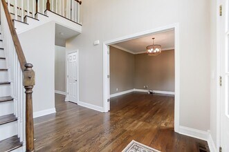 8676 Kenwood Rd in Cincinnati, OH - Building Photo - Building Photo