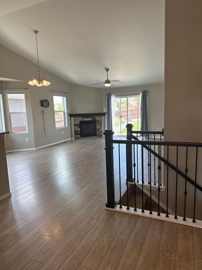 10857 Warm Sunshine Dr in Colorado Springs, CO - Foto de edificio - Building Photo
