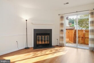 13893 Oyster Point Ct in Chantilly, VA - Building Photo - Building Photo