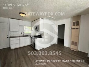 11509 SE Main St in Portland, OR - Building Photo - Building Photo