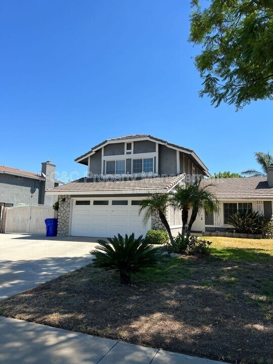 1109 N Sandalwood Ave in Rialto, CA - Building Photo