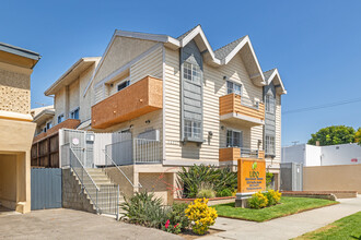 Lido Apartments - 12217 Pacific Ave in Los Angeles, CA - Building Photo - Building Photo