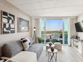 2670 E Sunrise Blvd in Fort Lauderdale, FL - Building Photo - Building Photo