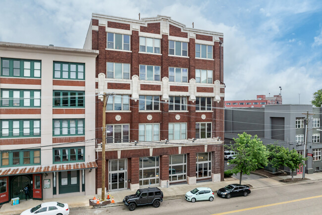 Four Twenty Condo in Memphis, TN - Foto de edificio - Building Photo