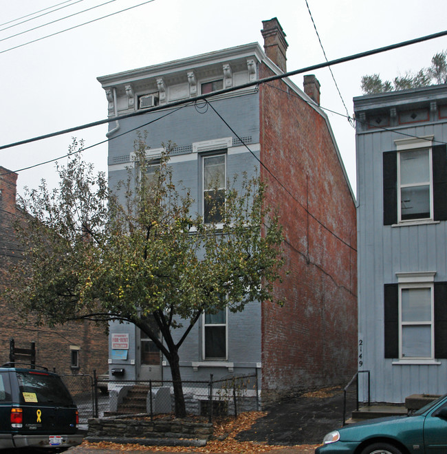 2147 Clifton Ave in Cincinnati, OH - Foto de edificio - Building Photo