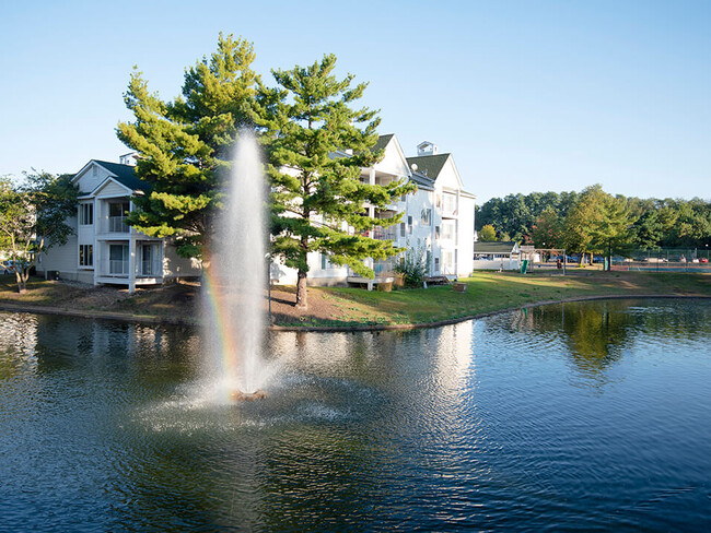 Drakes Pond Apartments in Kalamazoo, MI - Foto de edificio - Building Photo