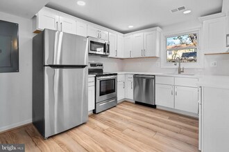 1314 Hallock Dr in Odenton, MD - Building Photo - Building Photo