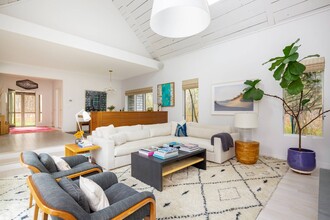 92 Scrimshaw Ln in Amagansett, NY - Building Photo - Building Photo