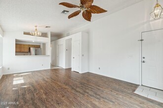 1120 N Val Vista Dr in Gilbert, AZ - Building Photo - Building Photo