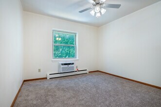 Parkview Apartments in Madison, WI - Foto de edificio - Interior Photo
