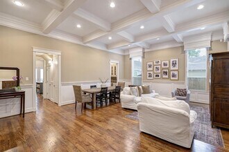 1010 Nicholson St in Houston, TX - Building Photo - Building Photo