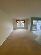 659 Southtowne Dr, Unit Southtowne Condo in Belvidere, IL - Building Photo - Building Photo