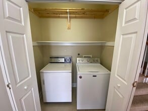 1936 Cambria Dr in Greenville, NC - Building Photo - Building Photo