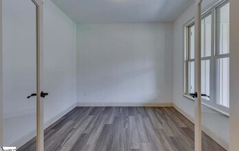 399 Bowers Rd in Travelers Rest, SC - Foto de edificio - Building Photo