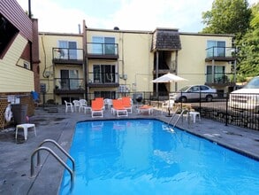 The Kendal in Kansas City, MO - Foto de edificio - Building Photo