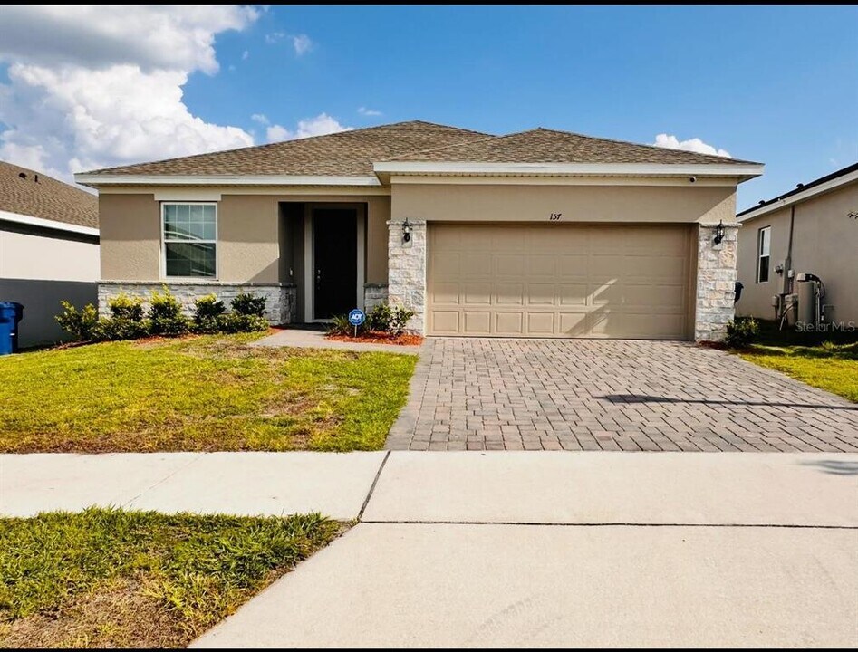 157 Juno Dr in Groveland, FL - Building Photo
