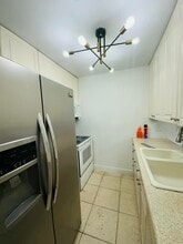 1830 Abbey Rd in West Palm Beach, FL - Building Photo - Building Photo