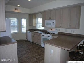 29 Blue Heron Ln in Berkeley Township, NJ - Building Photo - Building Photo