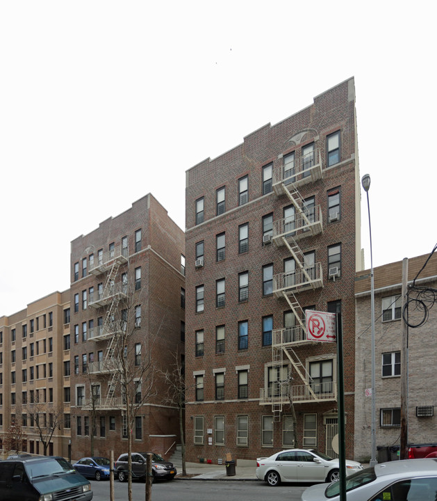 966 E 181st St in Bronx, NY - Building Photo