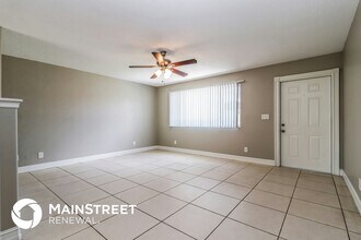 18529 Phlox Dr in Ft. Myers, FL - Foto de edificio - Building Photo
