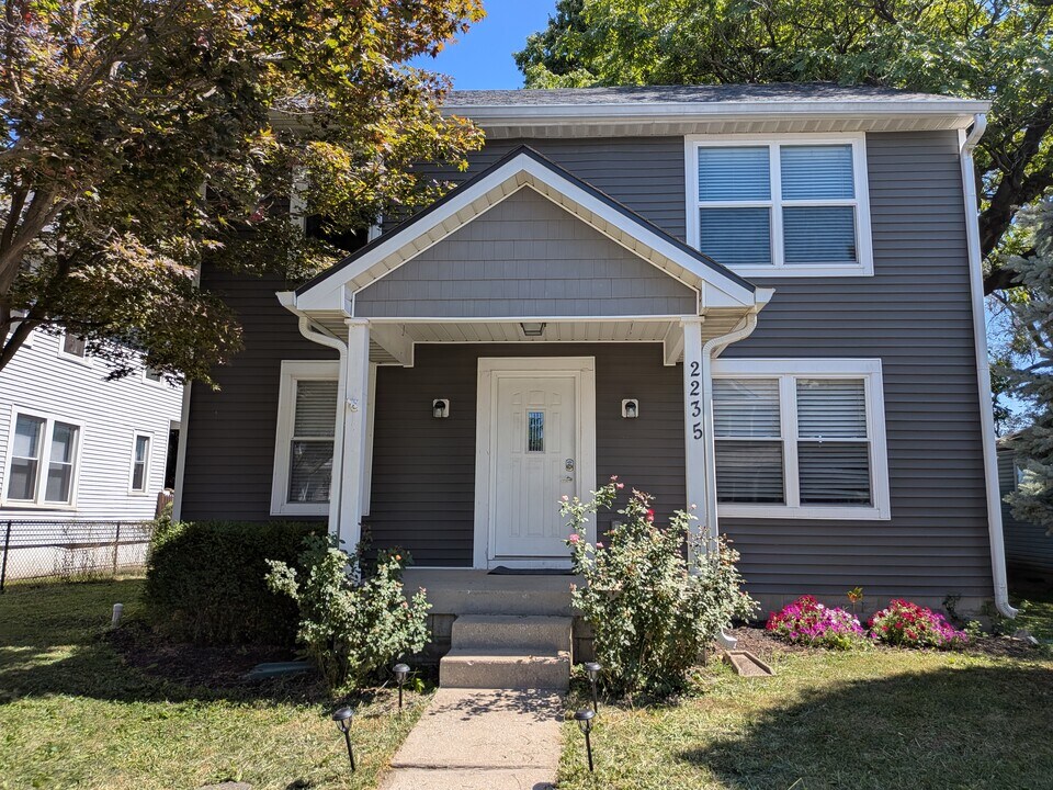 2235 N Kenwood Ave in Indianapolis, IN - Building Photo
