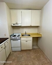 2450 Lymbery St, Unit 311 in Reno, NV - Building Photo - Building Photo