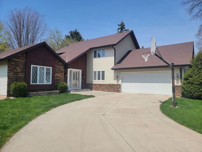 property at 11 S Sunny Slope Ct