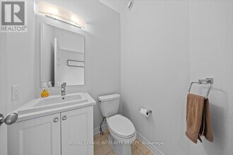 728 Capricorn Cir in Ottawa, ON - Building Photo - Building Photo
