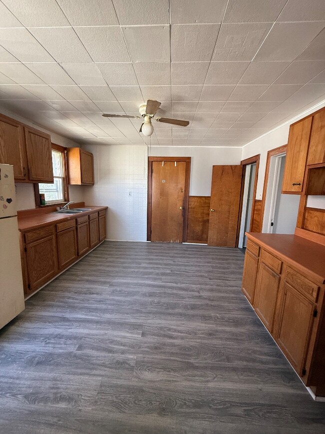 1121 St Vincent St in Utica, NY - Building Photo - Building Photo