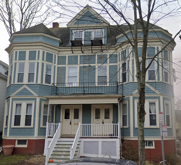 224 Concord Ave, Unit 2 in Cambridge, MA - Building Photo