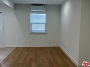 1725 1/2 Malcolm Ave in Los Angeles, CA - Building Photo - Building Photo