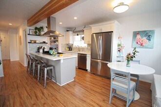 205 NE 79th Ave in Portland, OR - Building Photo - Building Photo