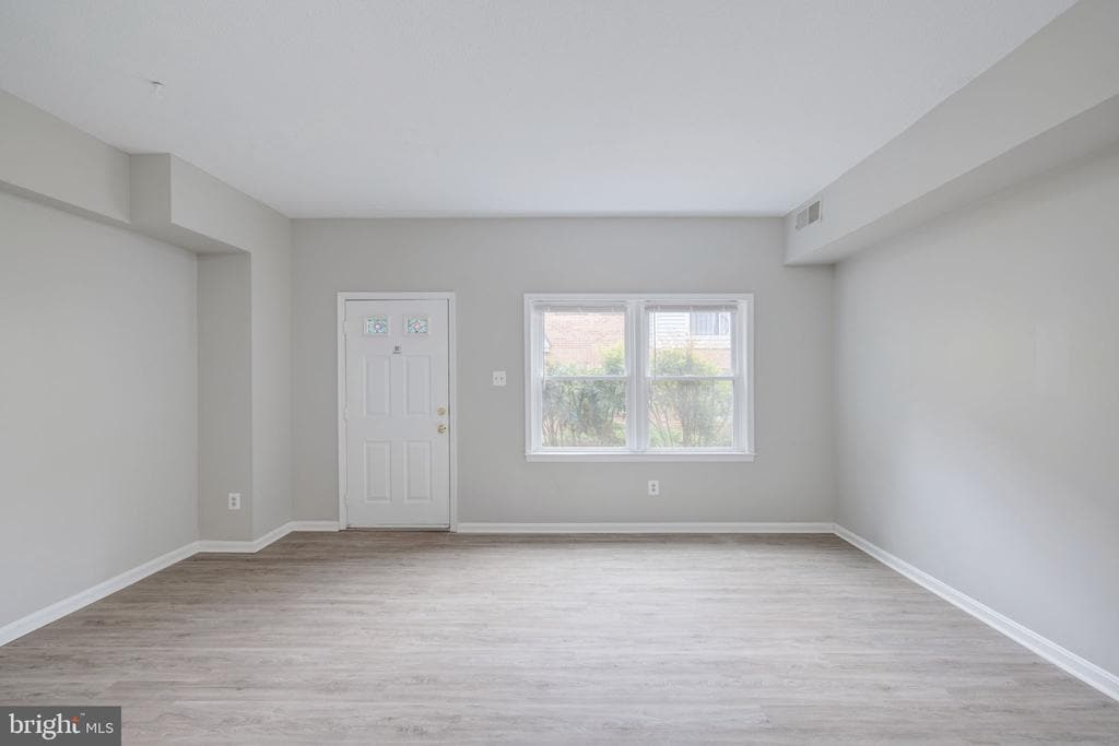 98 N Bedford St in Arlington, VA - Building Photo