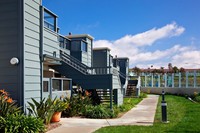 Pacific Pointe Apartments in San Clemente, CA - Building Photo - Building Photo