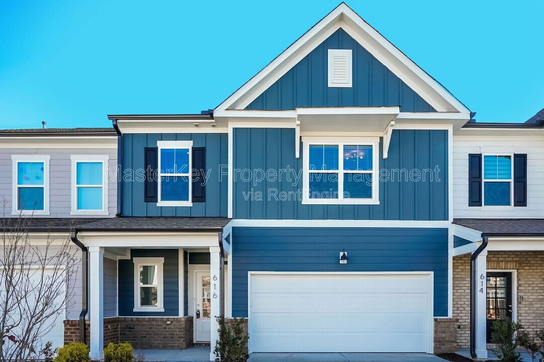 616 Mount Blanc Way in Cary, NC - Building Photo