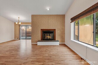 29 Whittney Ct in East Brunswick, NJ - Building Photo - Building Photo