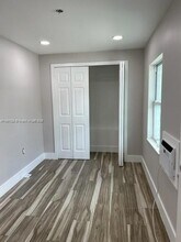 922 NW 2nd St in Miami, FL - Foto de edificio - Building Photo