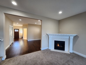 6128 NW Trowbridge Dr in Portland, OR - Building Photo - Building Photo