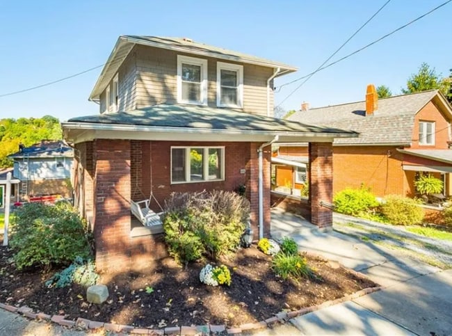 2324 Woodward Ave in Pittsburgh, PA - Building Photo - Building Photo