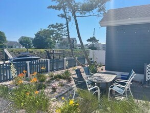 2218 Fairfield Beach Rd in Fairfield, CT - Building Photo - Building Photo