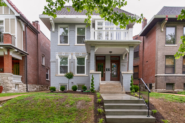 6044 Pershing Ave, Unit 6046 in St. Louis, MO - Building Photo - Building Photo