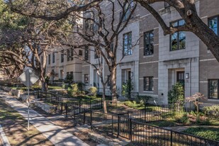 Vine Townhomes in Dallas, TX - Foto de edificio - Building Photo