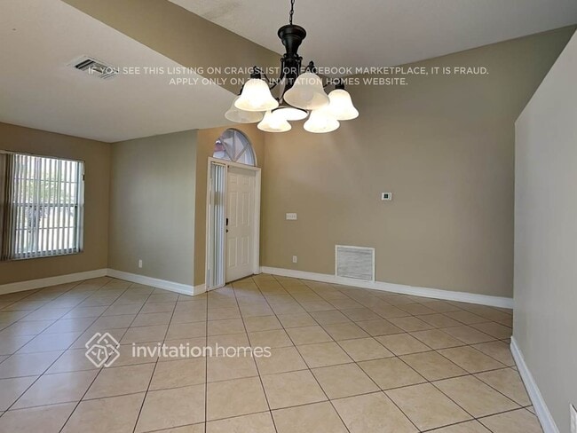 18216 SW 4th St in Pembroke Pines, FL - Foto de edificio - Building Photo